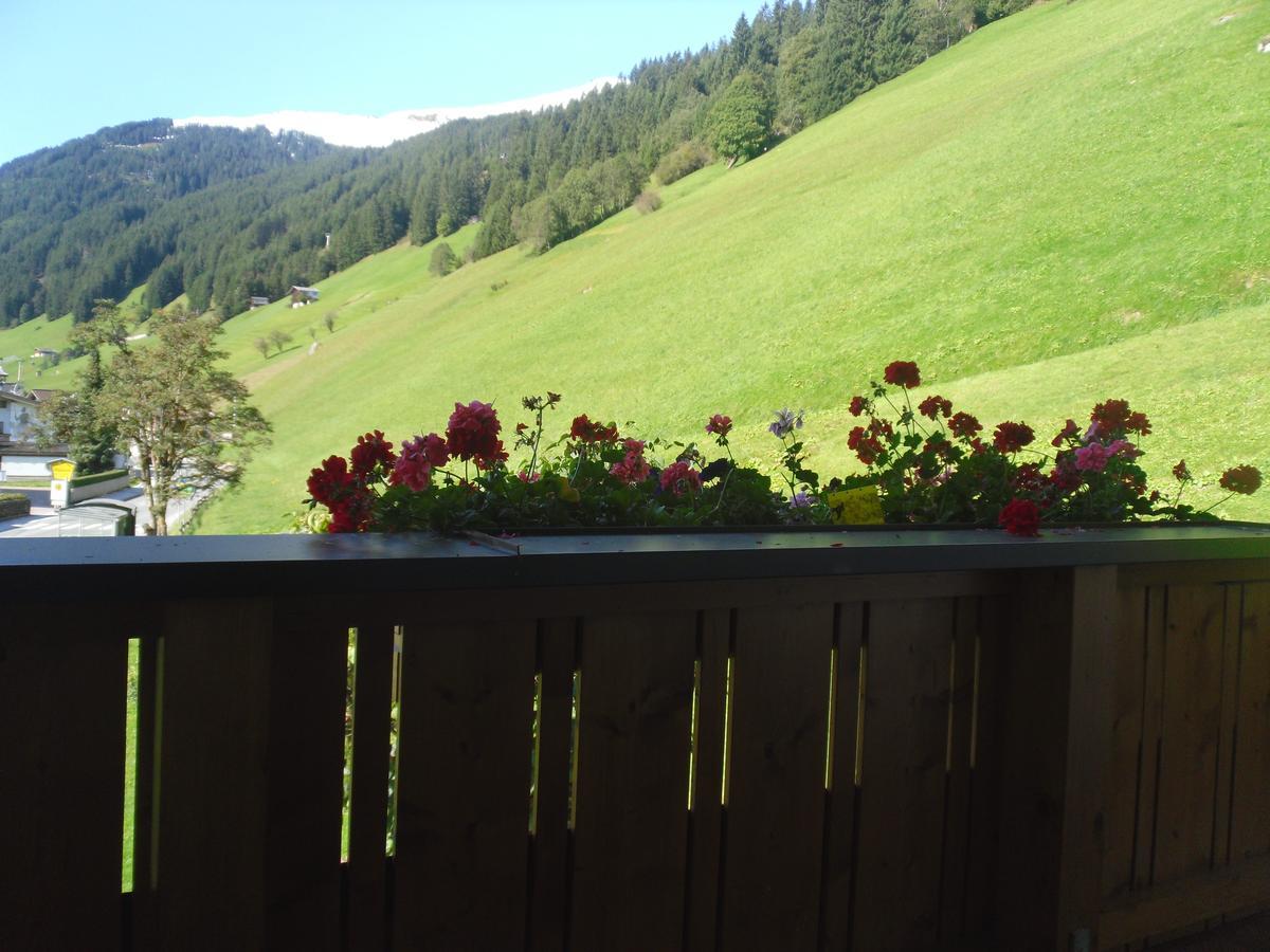 Gruenwaldhof Bed and Breakfast Tux Exteriör bild